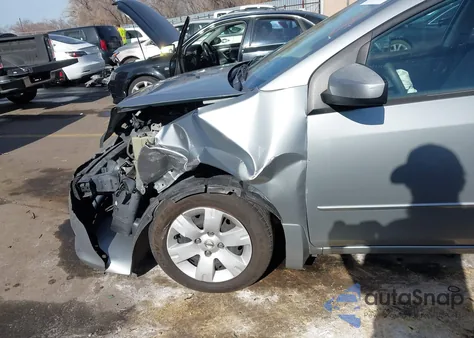 2010 Nissan Sentra 2.0 z USA, uszkodzony, nr VIN 3N1AB6AP3AL676673